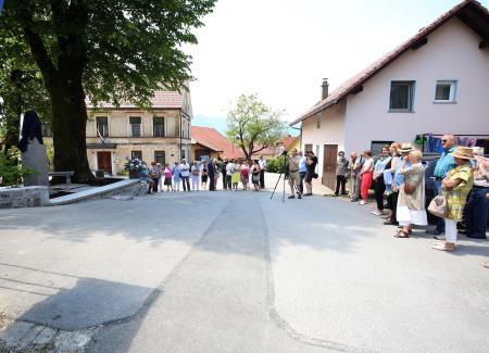 ODKRITJE KIPA FRAN GERBIČ 05 FOTO LJUBO VUKELIČ